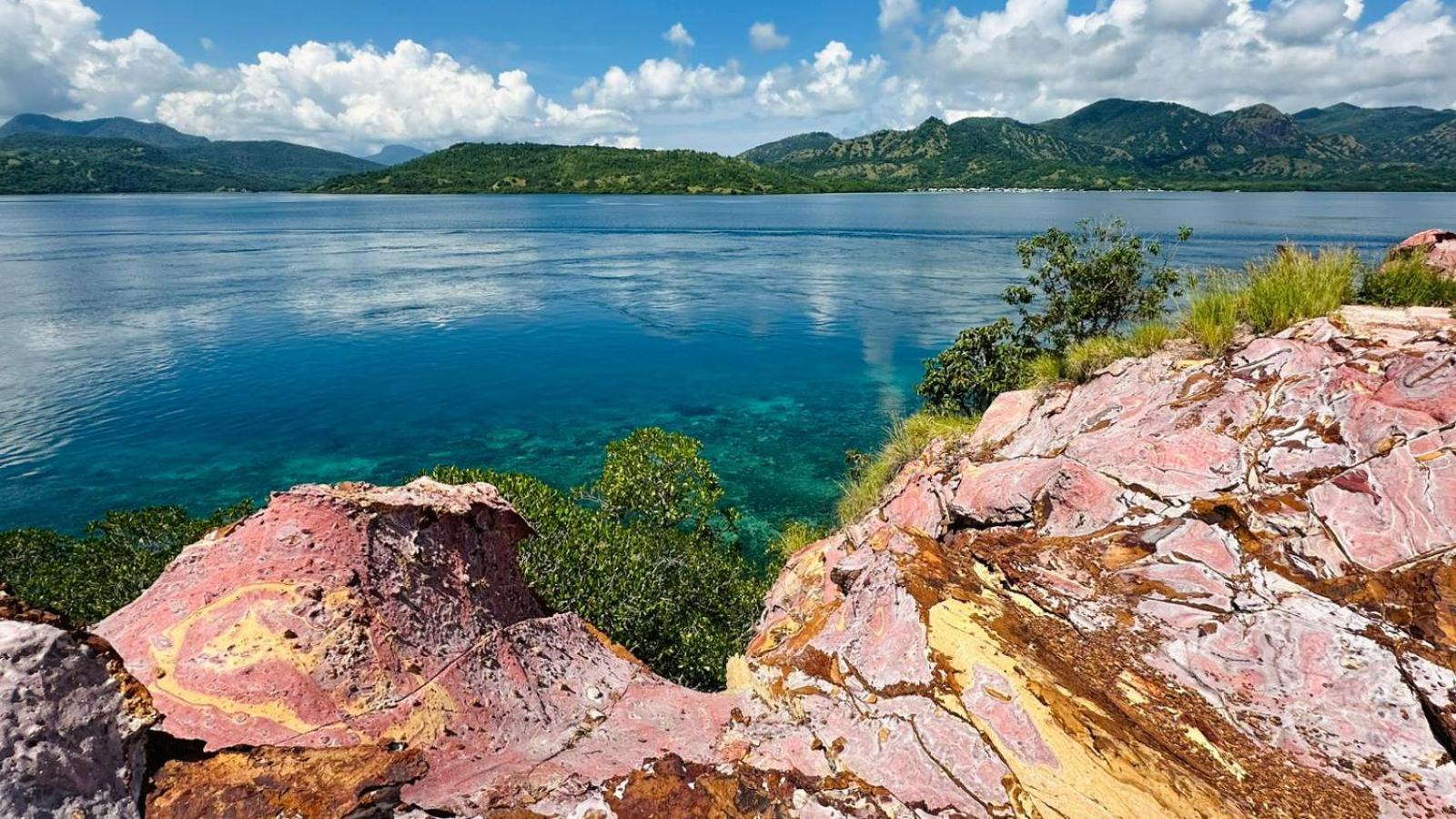 D'Flora Homestay Labuan Bajo Dış mekan fotoğraf