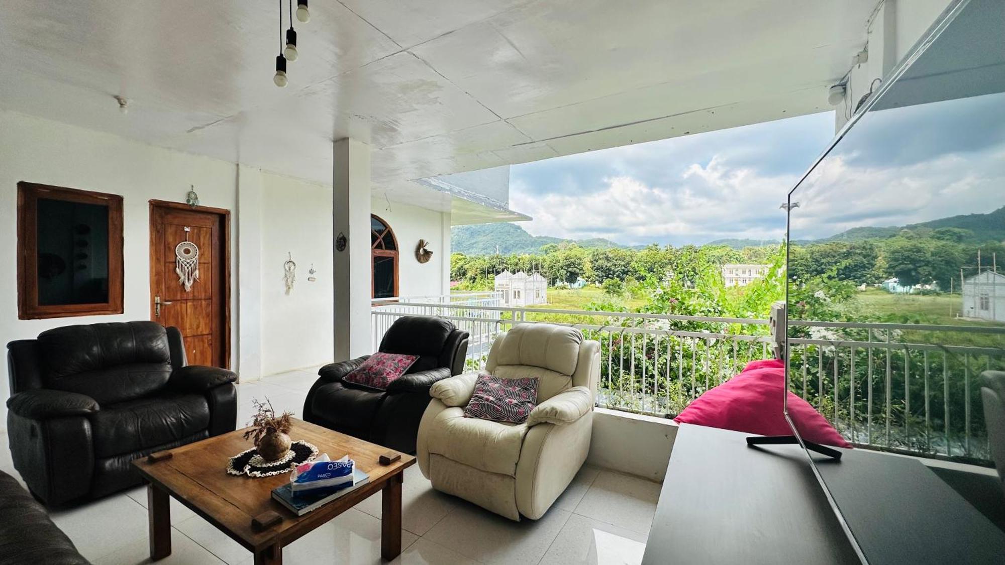 D'Flora Homestay Labuan Bajo Dış mekan fotoğraf