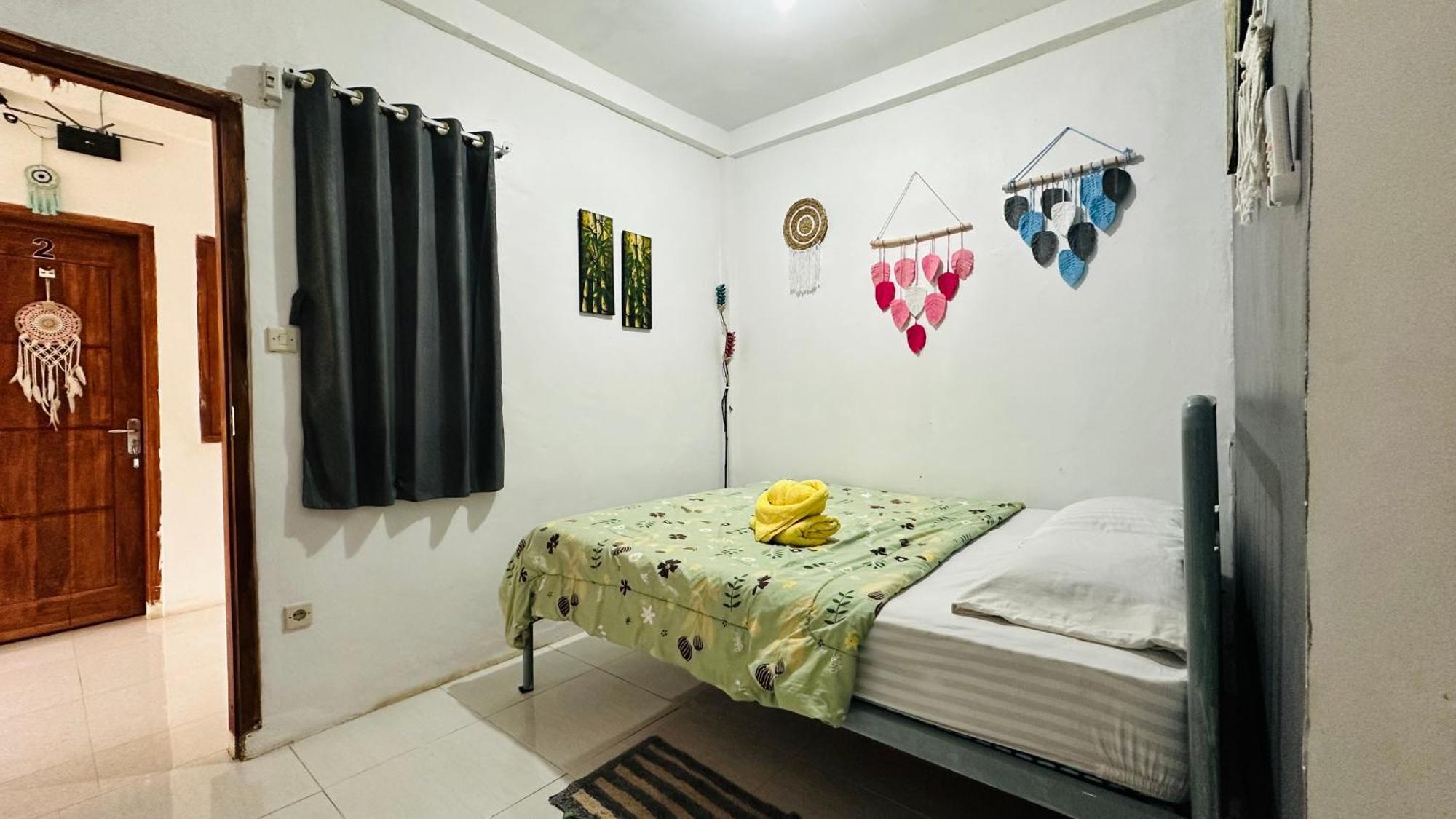 D'Flora Homestay Labuan Bajo Dış mekan fotoğraf